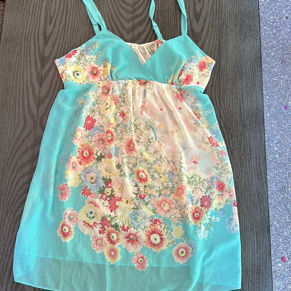 Oscar De La Renta Chemise -like new